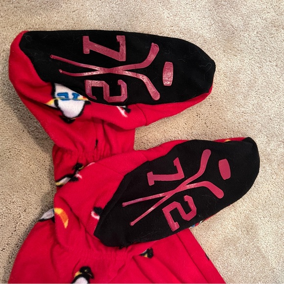 Kids Onesie Red Hockey Penguin footies with traction pads - Picture 5 of 7